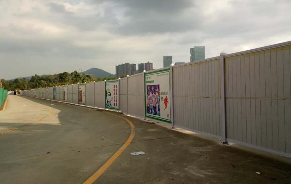 「pvc圍擋廠家」簡單分析PVC圍擋的應用優勢和特點一般是什么?